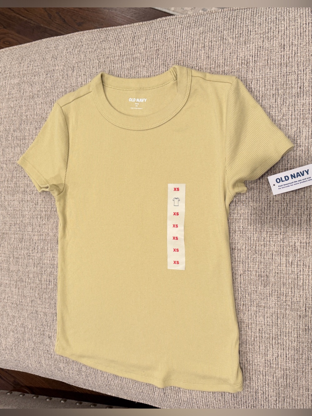 Old Navy Short Sleeve Ribbed Tee in Light Yellow/Green